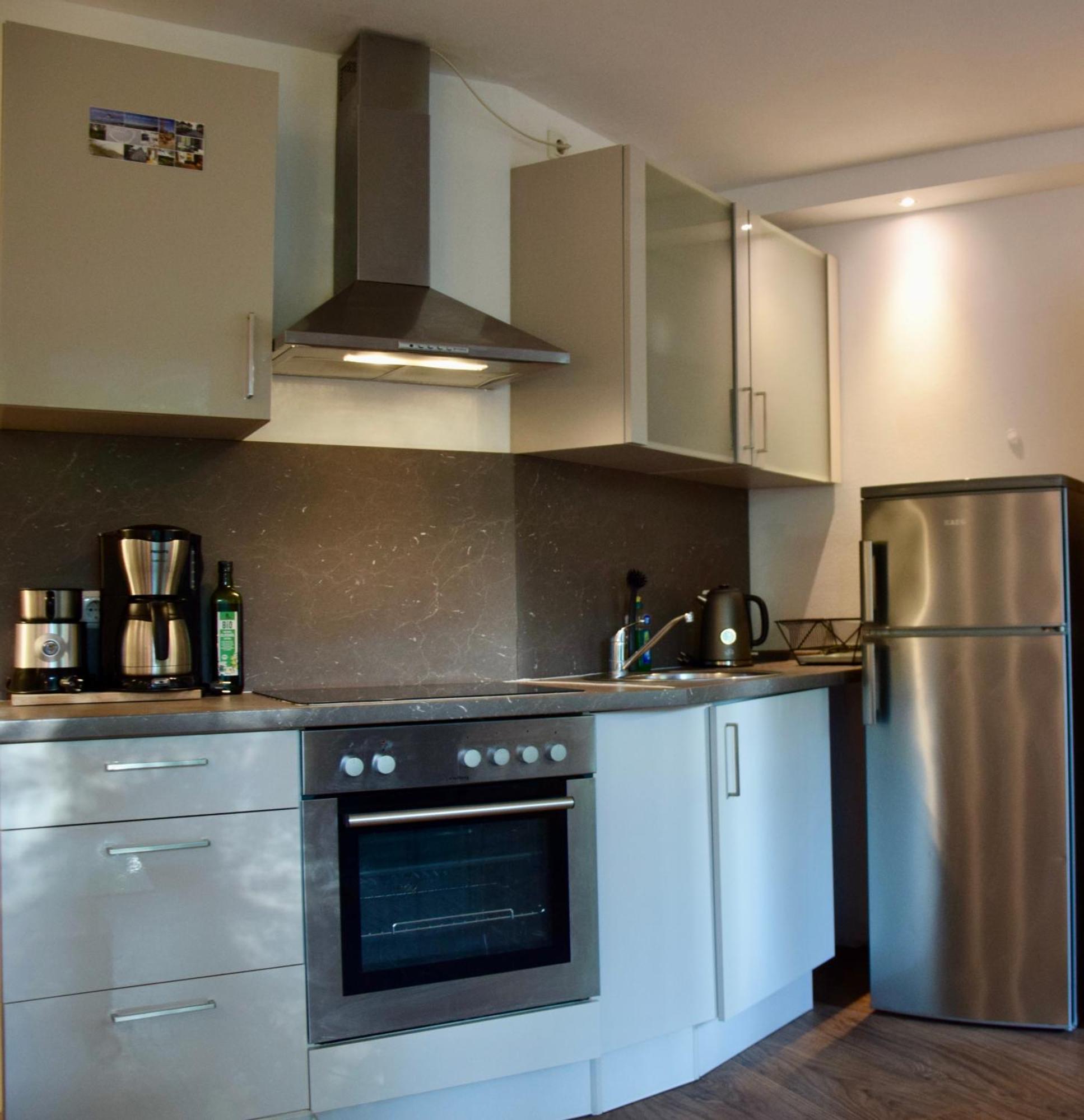 Stilvolle Wohnung Mit Balkon & Parkplatz Rostock Eksteriør bilde